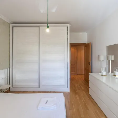 Flh Graca Modest Apartment *
