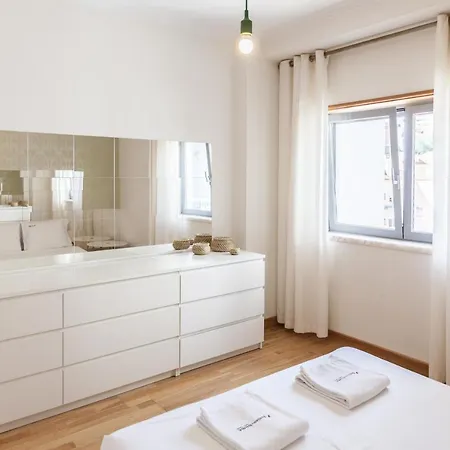 Flh Graca Modest Lissabon